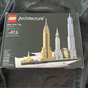Lego Architecture New York City Set - Black, Gold, Silver, Blue, Green